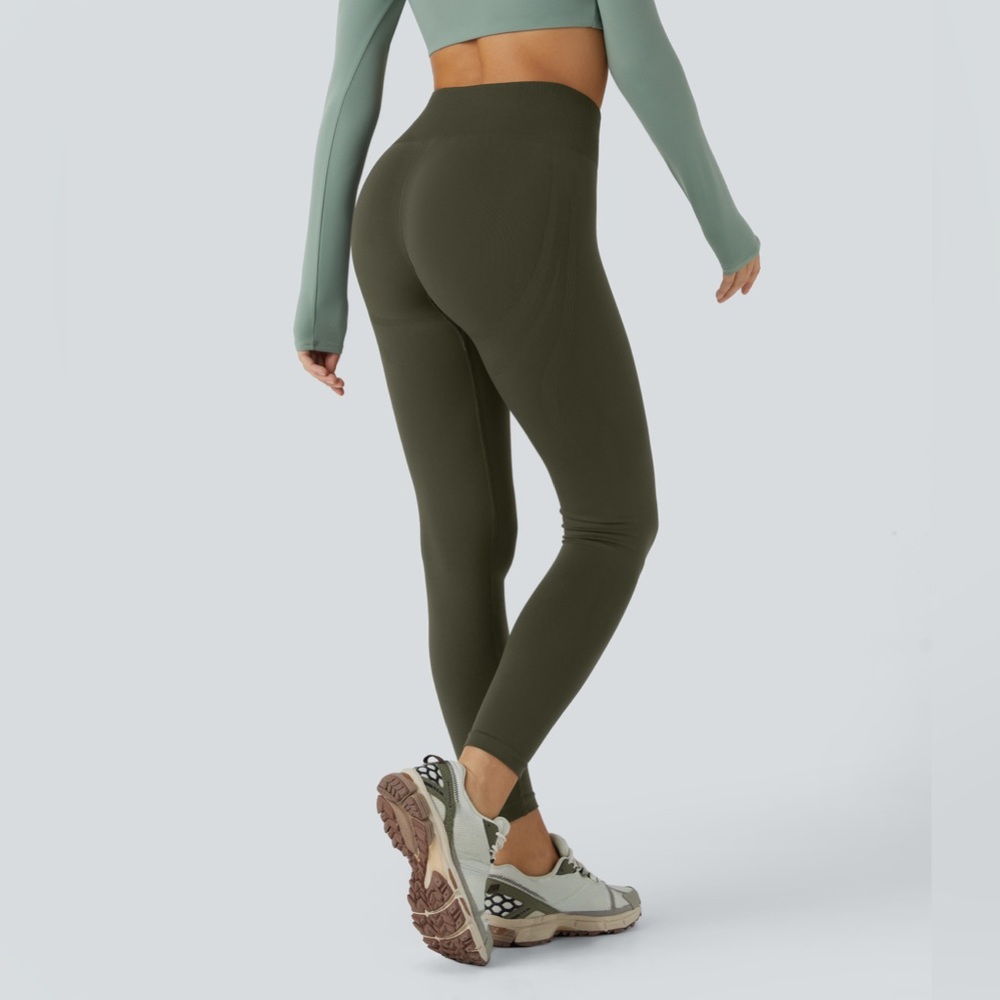 OneForm Seamless Flow Mid Rise Tummy
Control Butt Lifting Yoga Leggings - Picture 2 of 6